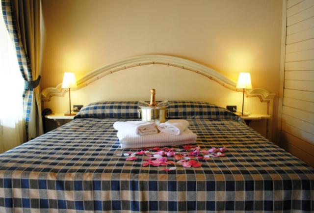 Motel 7 Laghi Castelletto Di Branduzzo Extérieur photo